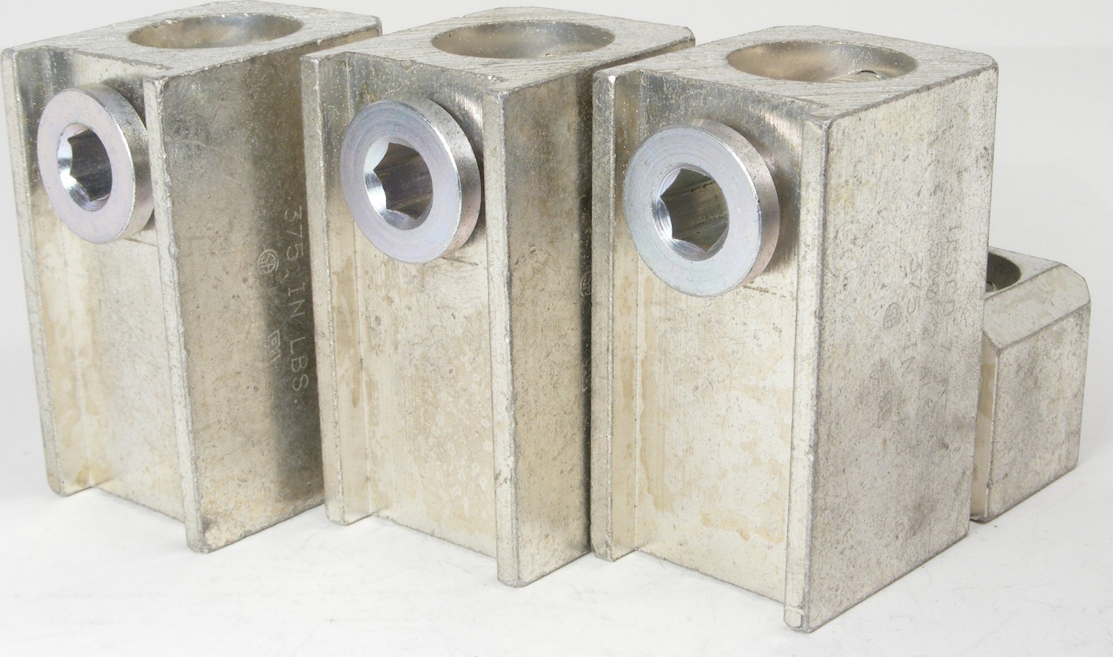 NEW Eaton Cutler-Hammer 3TA632LK Breaker Lug Kit 3P 630A, 2-500 kcmil, G Series