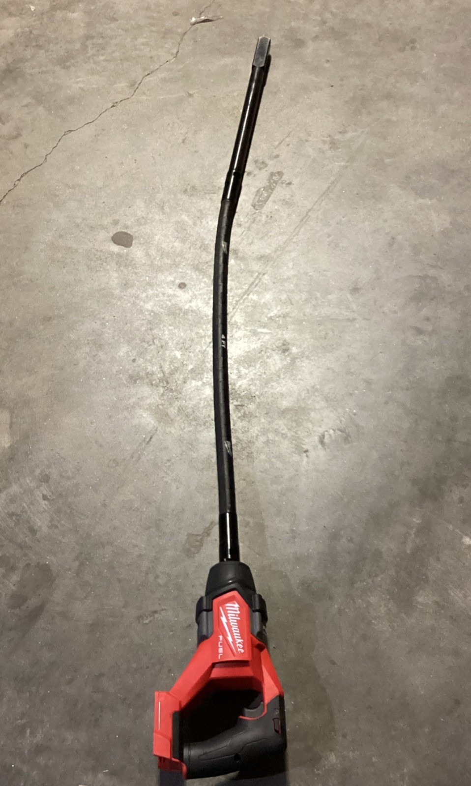 Milwaukee 2910-20 M18 4 Feet Concrete Pencil Vibrator (Bare Tool)