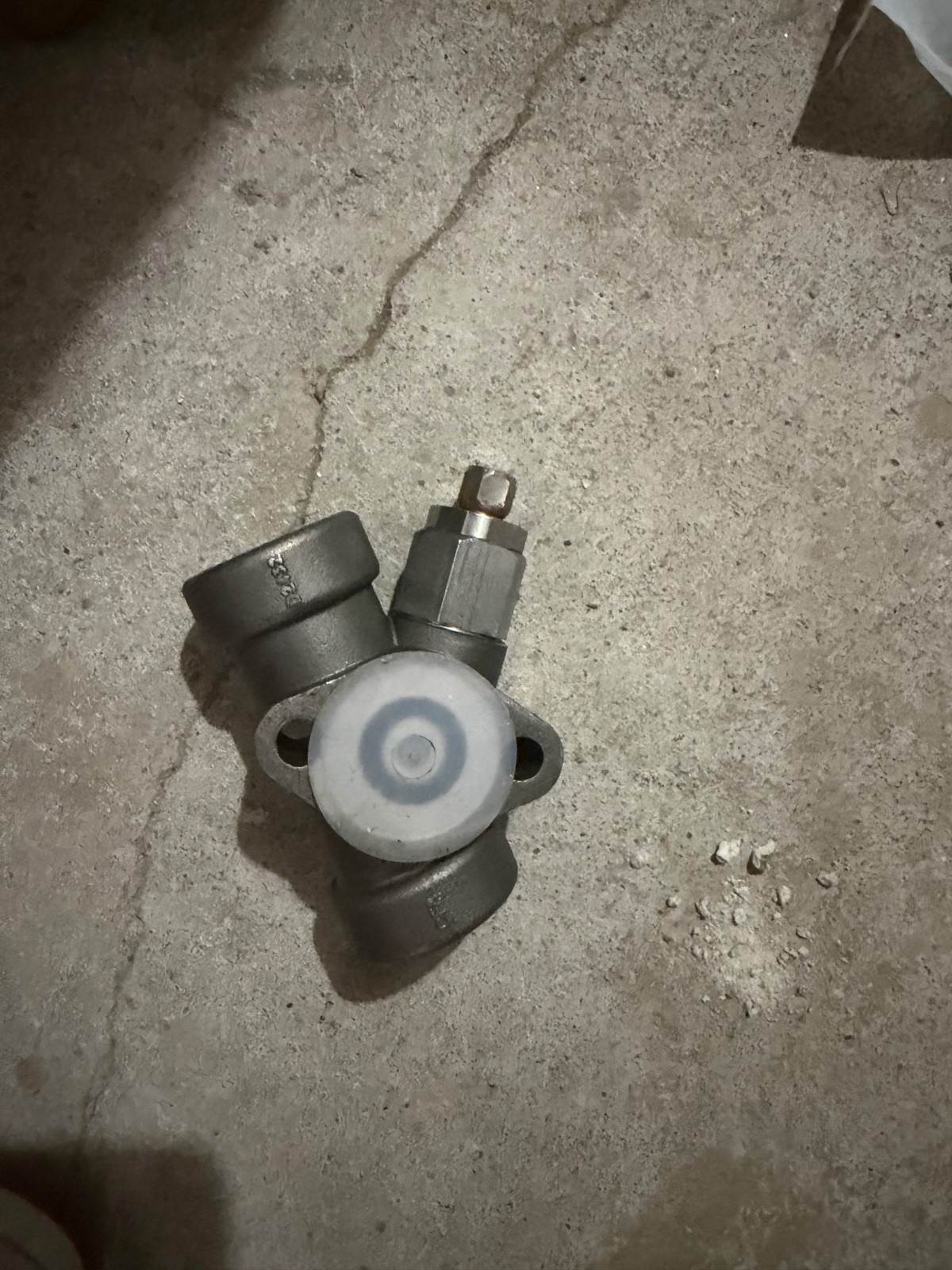 ARMSTRONG D550160 IS-2 Universal Connector Body with Strainer 1″ Socket Ends