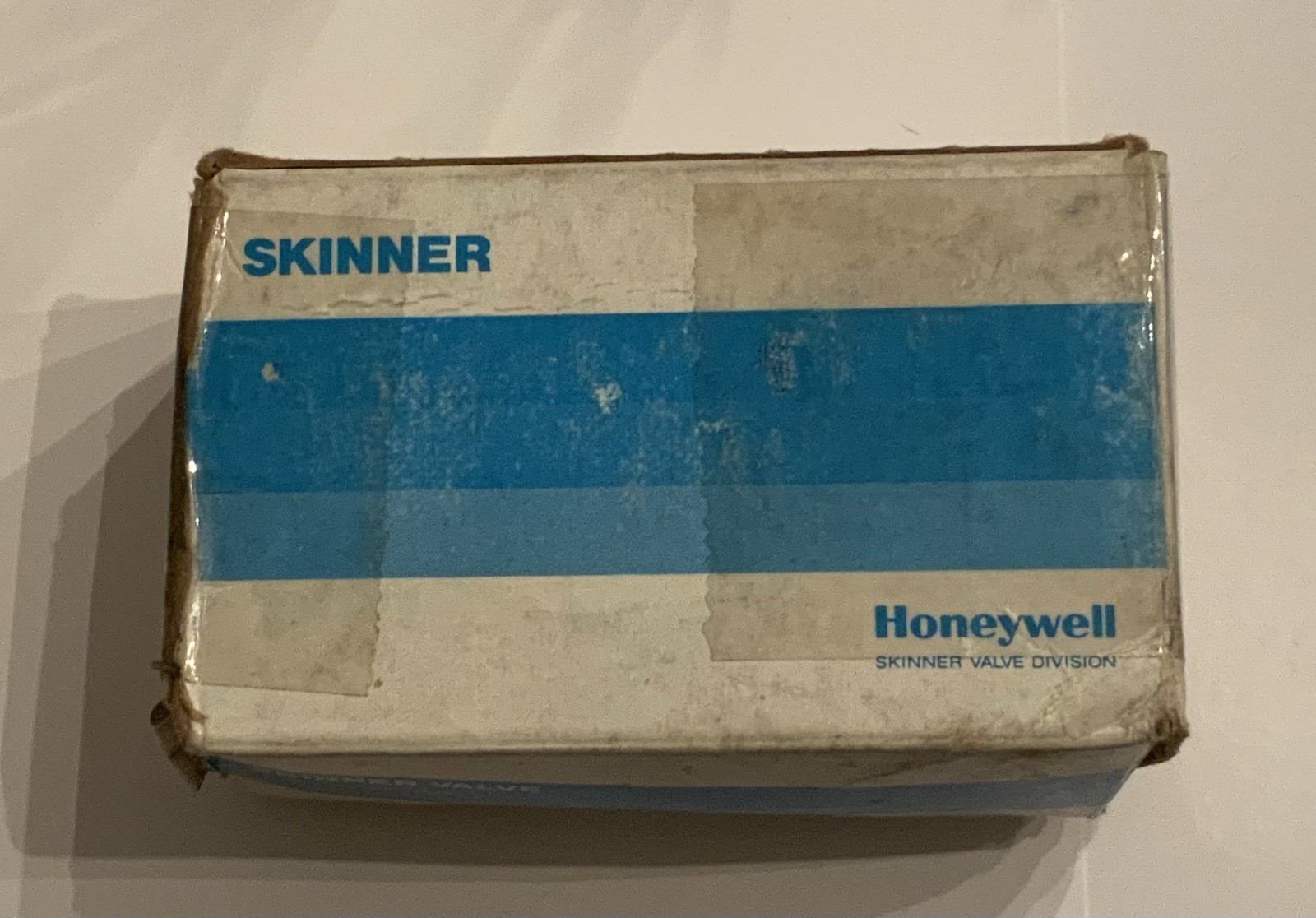 Honeywell V51DB2125 Skinner Solenoid Valve New Open Box 120v/60h