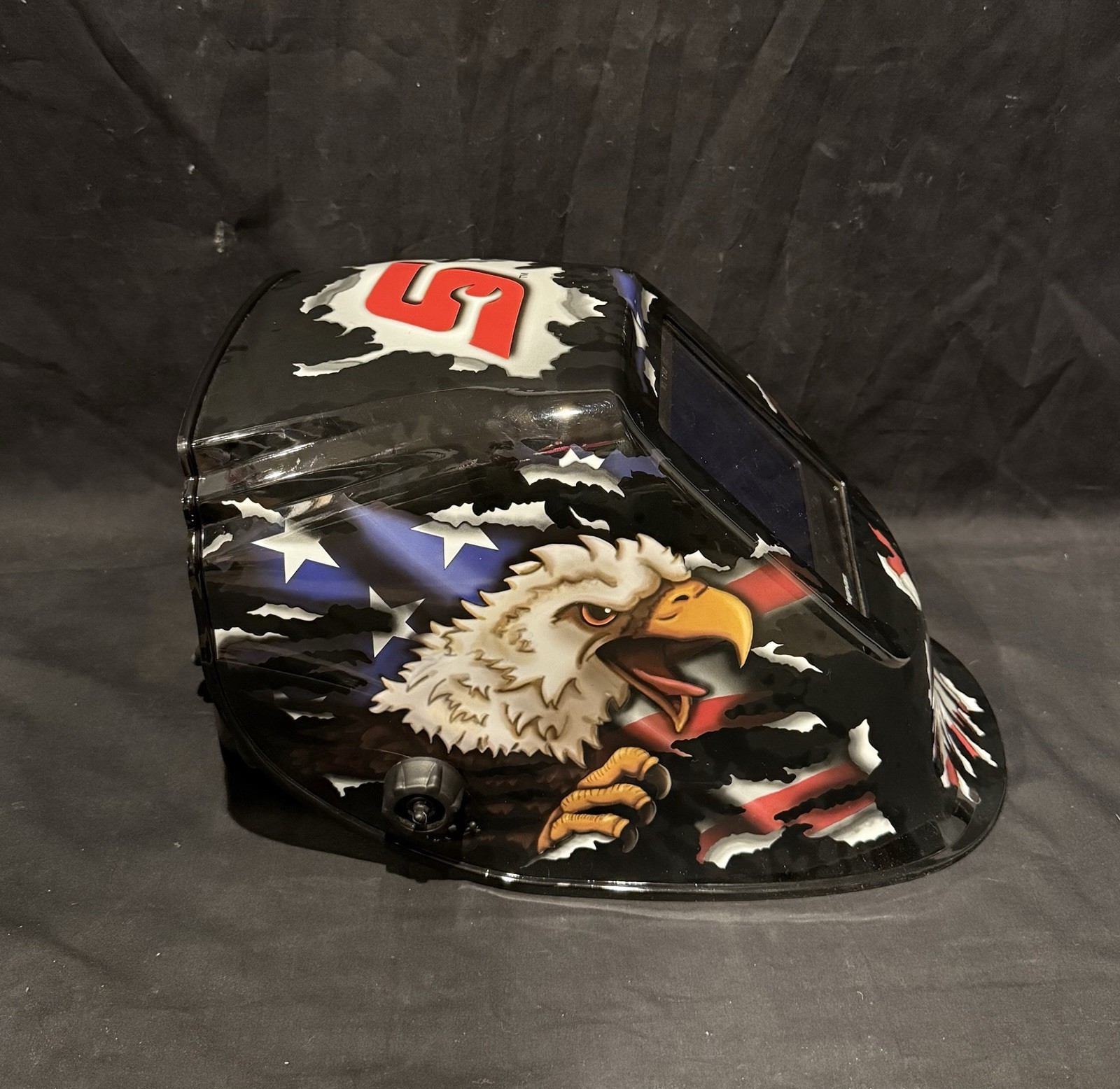 SNAP-ON Auto-Darkening Welding Helmet (Black/ Multi-Color Eagle Graphic) YA4609