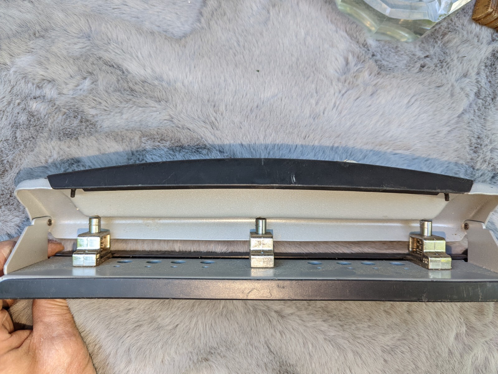 Swingline 9/32 3 Hole Paper Punch Pre-Owned