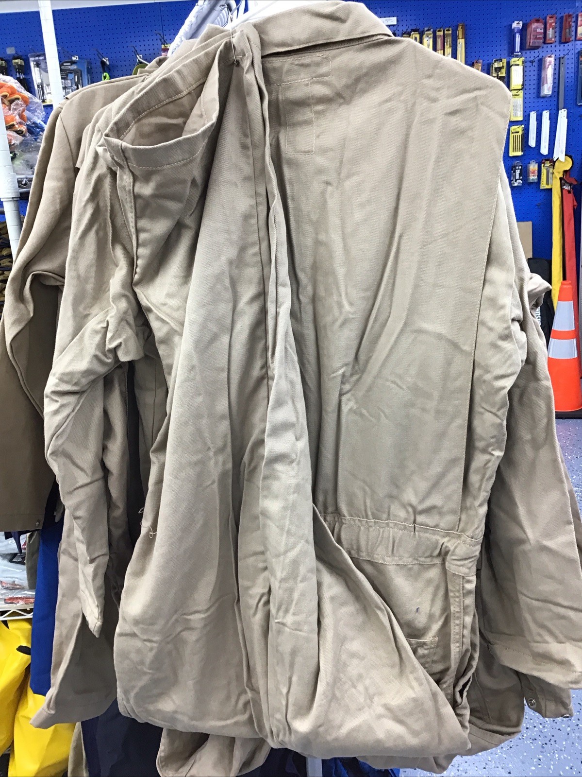 Neese Workwear, Tan Nomex, FR Khaki Coverall Small 34-36 Reg VU7CAKH