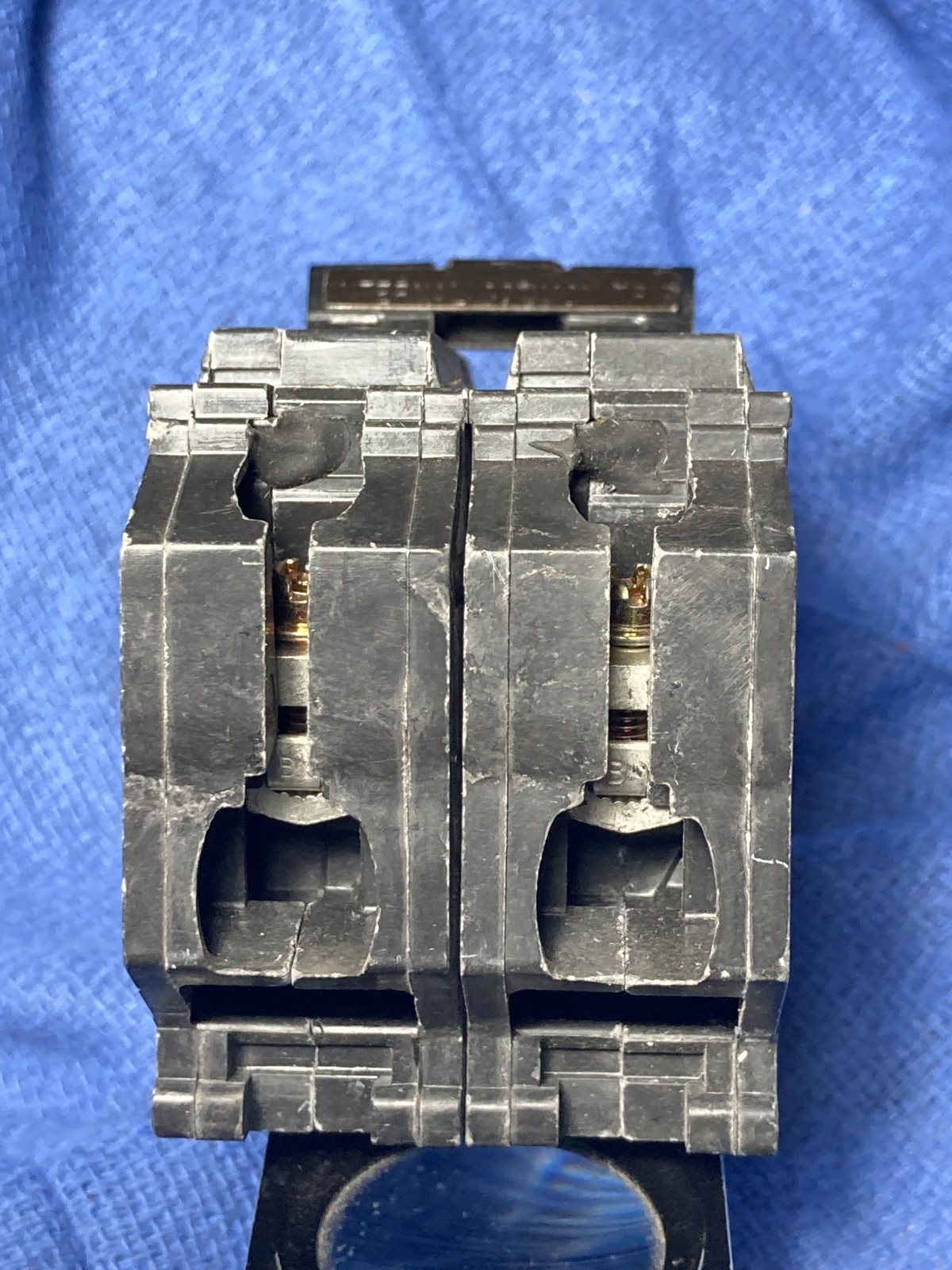 1 General Electric GE THQB2130 30 Amp 2-Pole 120/240 V Bolt-On Circuit Breaker