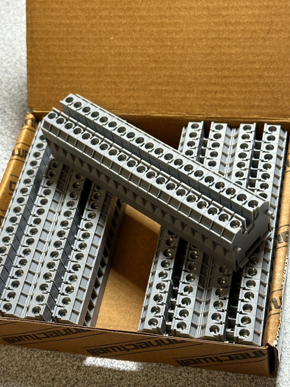 NEW Box of 100 Altech CMB4 Mini Feed-Through Panel Mount Terminal Blocks 35A
