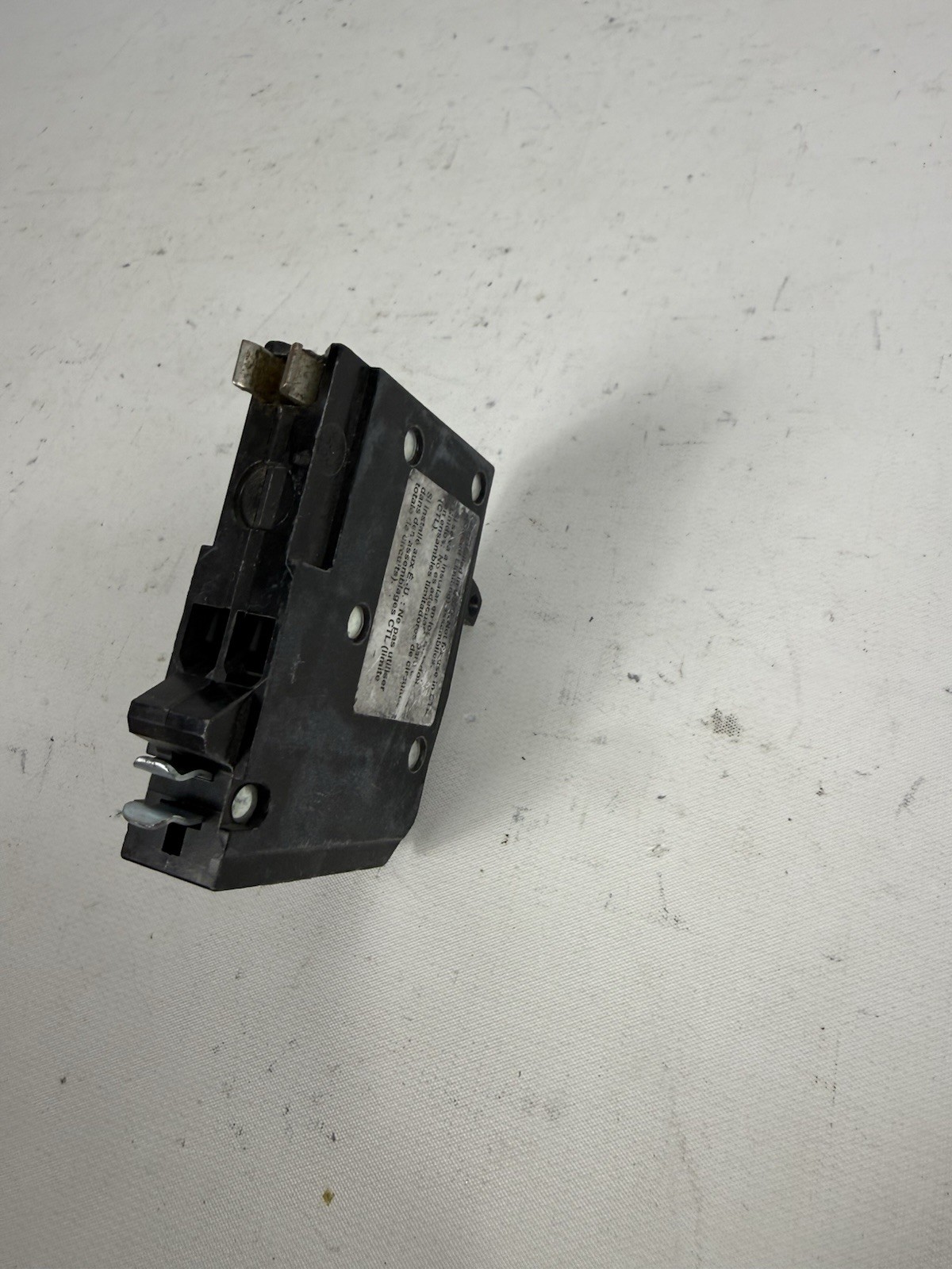 NEW Square D QOT2020NC, TWIN, Tandem, 1 Pole, 20 Amp Circuit Breaker 20A NO HOOK