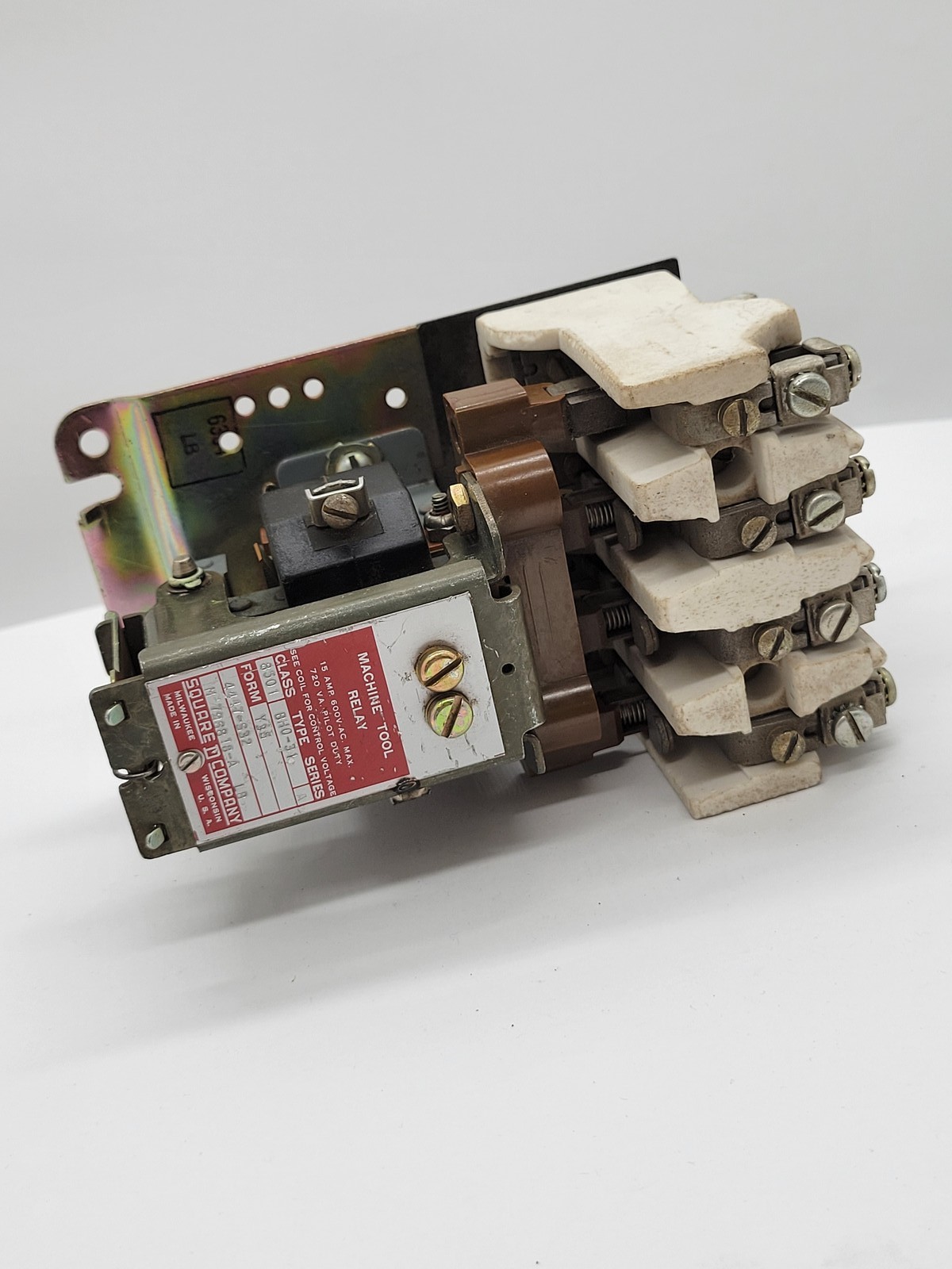 Square D 501 BH0-31 Machine Tool Relay 15A 4P 600V Series A 120/110V Coil
