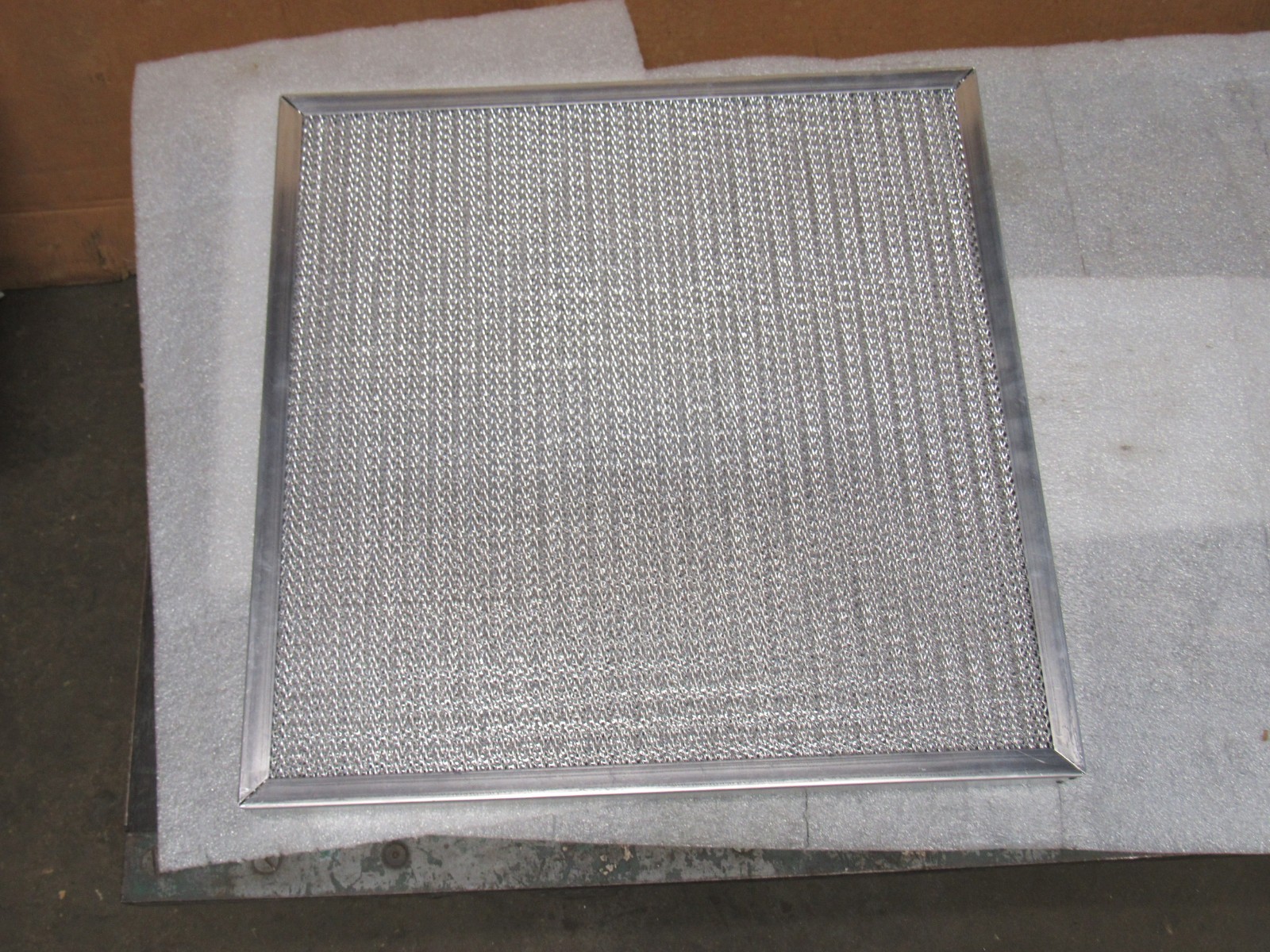 No Name Aluminum Mesh Filter 24X24X2 New