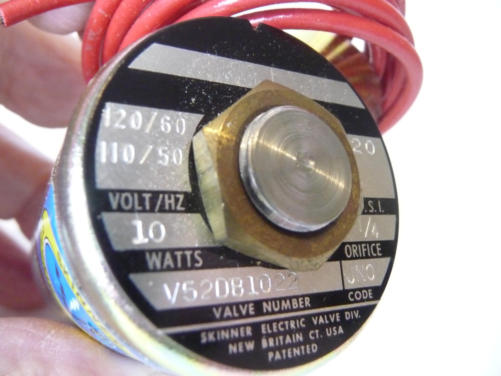 Skinner V5 Solenoid Valve 120 Volt 2 pieces #52DB1022.
