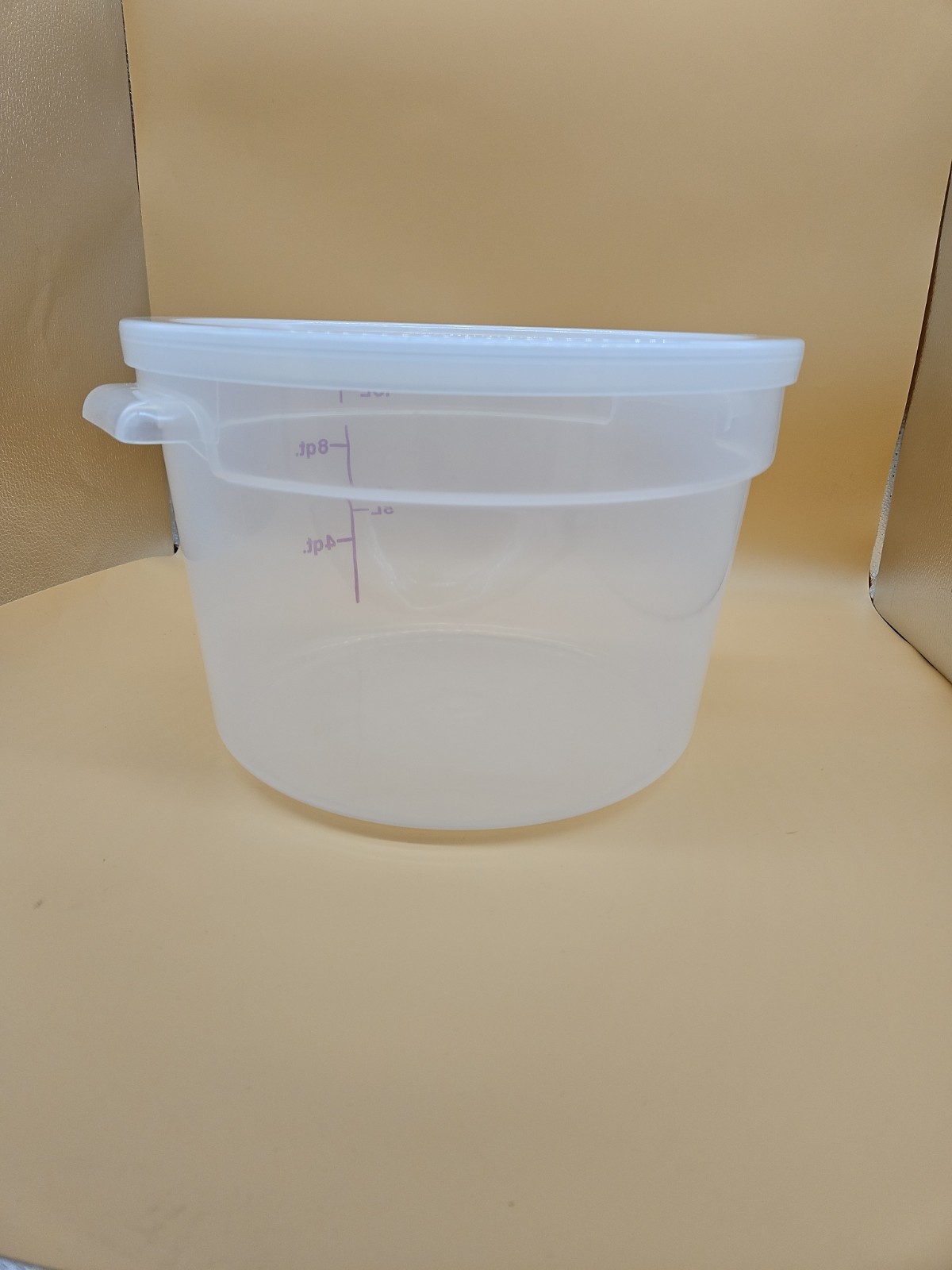 12 qt Cambro Round Food Storage Container Translucent Polypropylene NSF 8” Depth