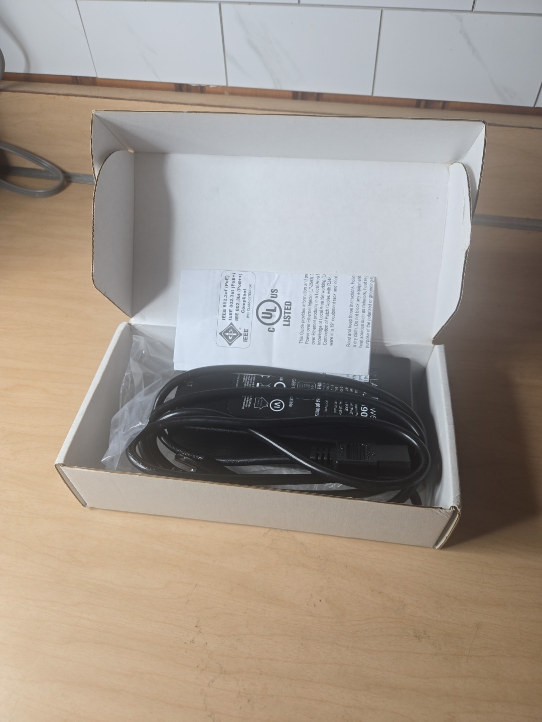 LAN-Power LP-2590 Single Port ULTRA High Power 120 VAC 230 VAC Wall Mountable