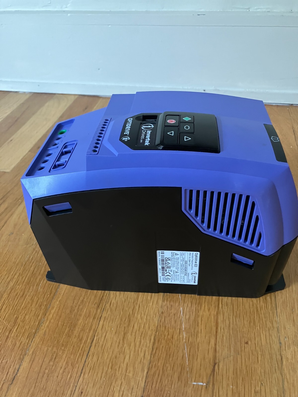 ODE-3-320240-3F42 – Invertek VFD – 7.5hp, 24A, 200-240V, 3 PHASE, OPTIDRIVE E3