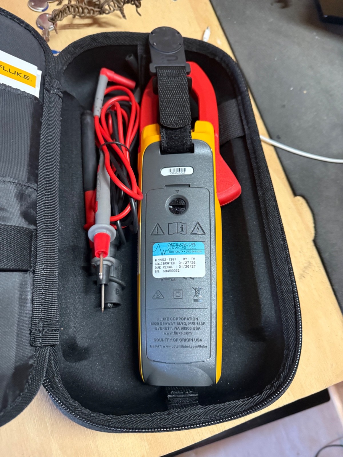 Fluke 378 FC – Non-Contact Voltage True AC/DC Clamp Meter with iFlex