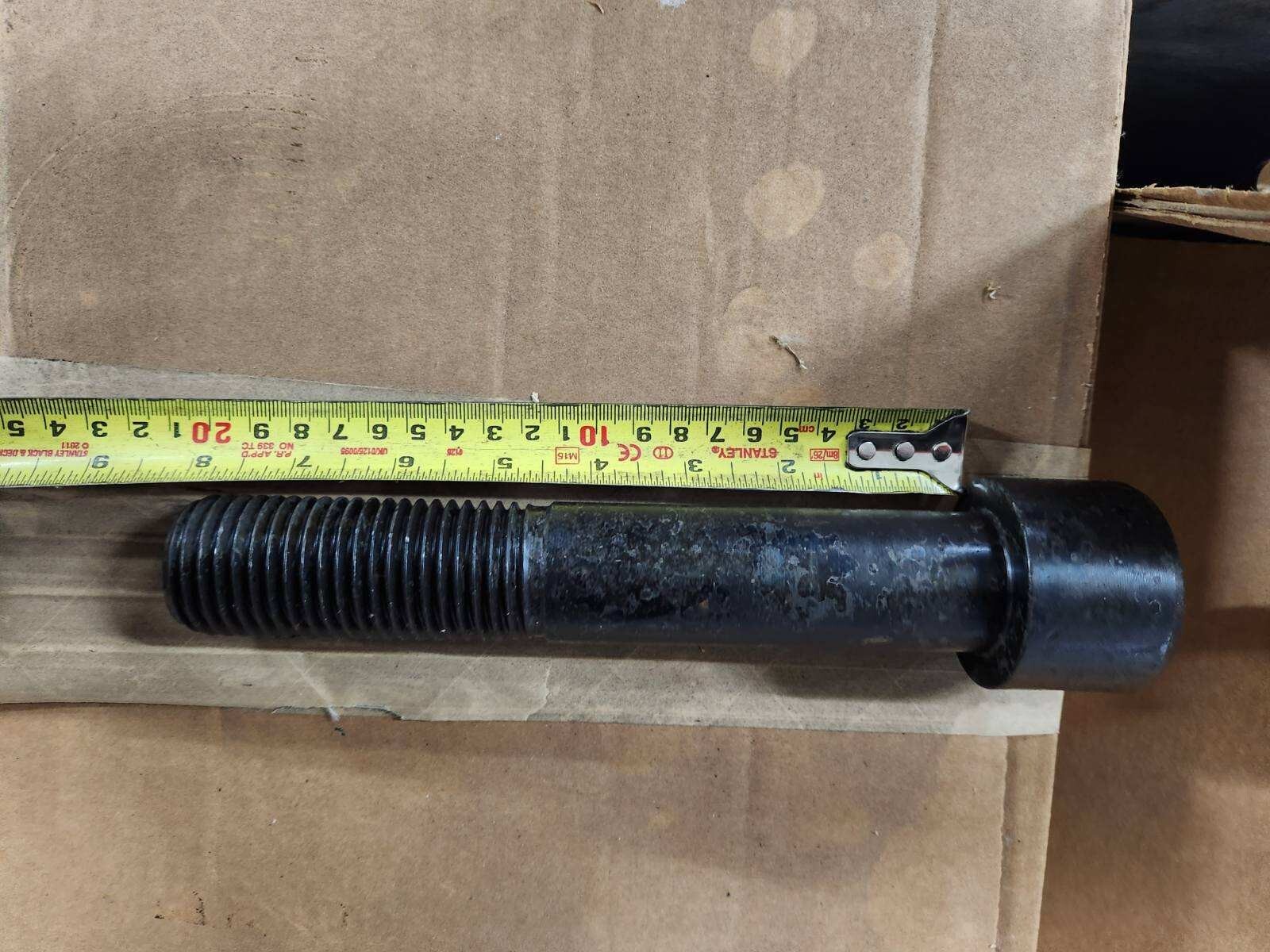 Metric Socket Head Cap Screw ISO 4762 M36 x 200mm (#165)