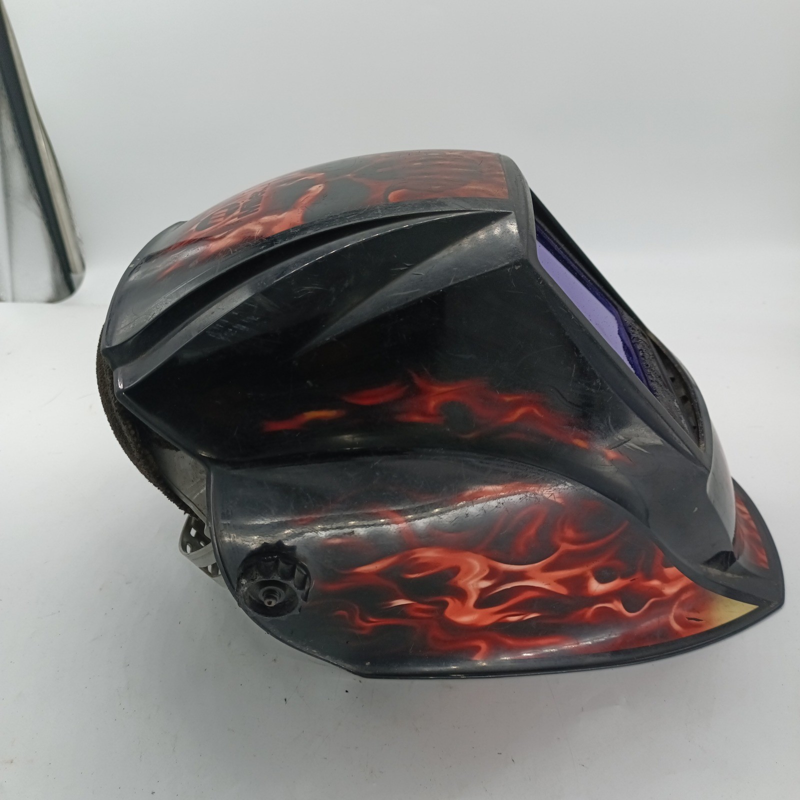 Miller Helmet w/ Snap on YA4606 Auto Darkening Skull Flames Black Red Shade 6-13