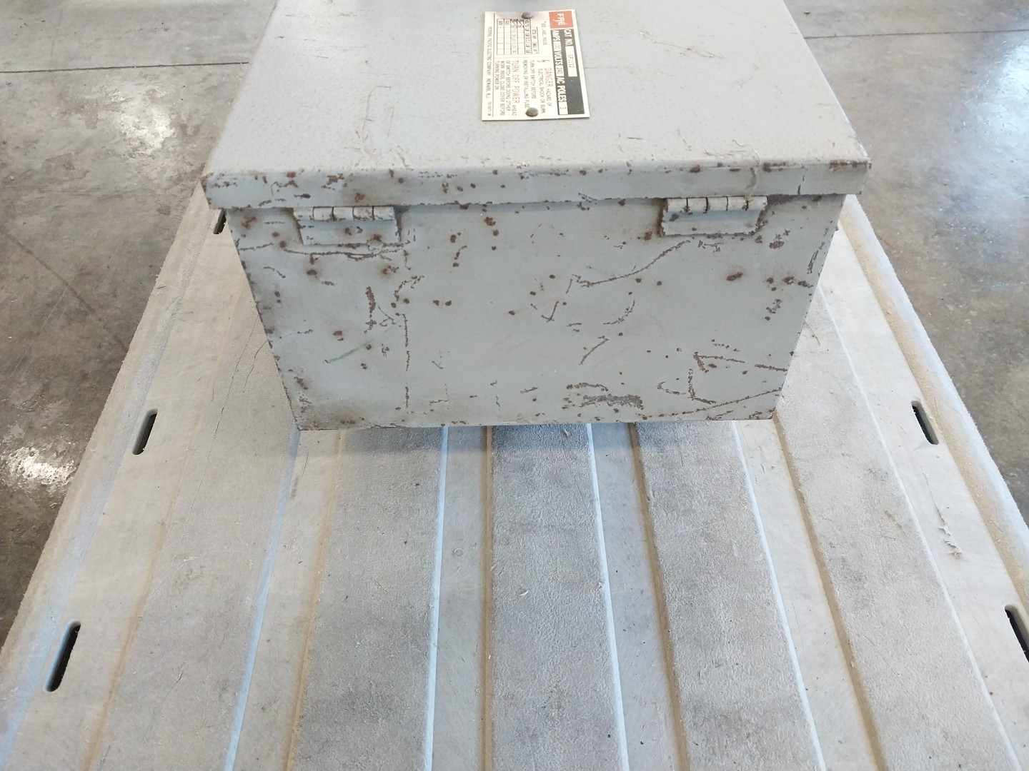 Federal Paciific Electric NO SP1132 100 Amps 240 Volts 3 Poles Fusible Switch