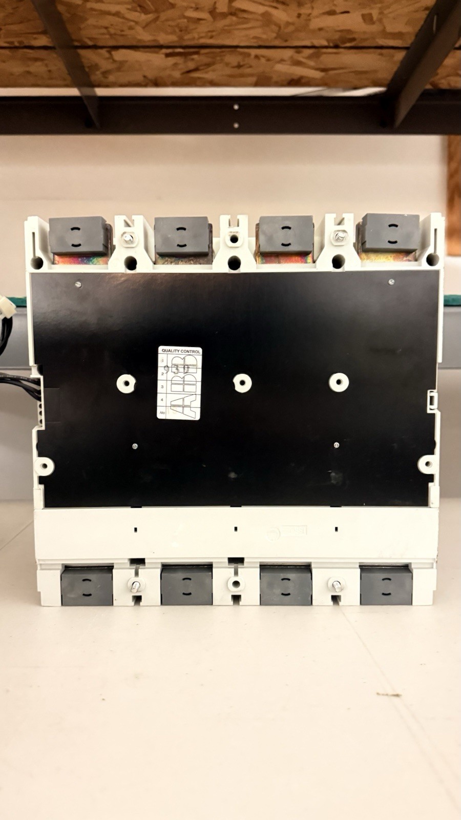 ABB SACE Isomax S6H-D Main Breaker 800A 4-Pole 400V AC Type D Trip Indicator