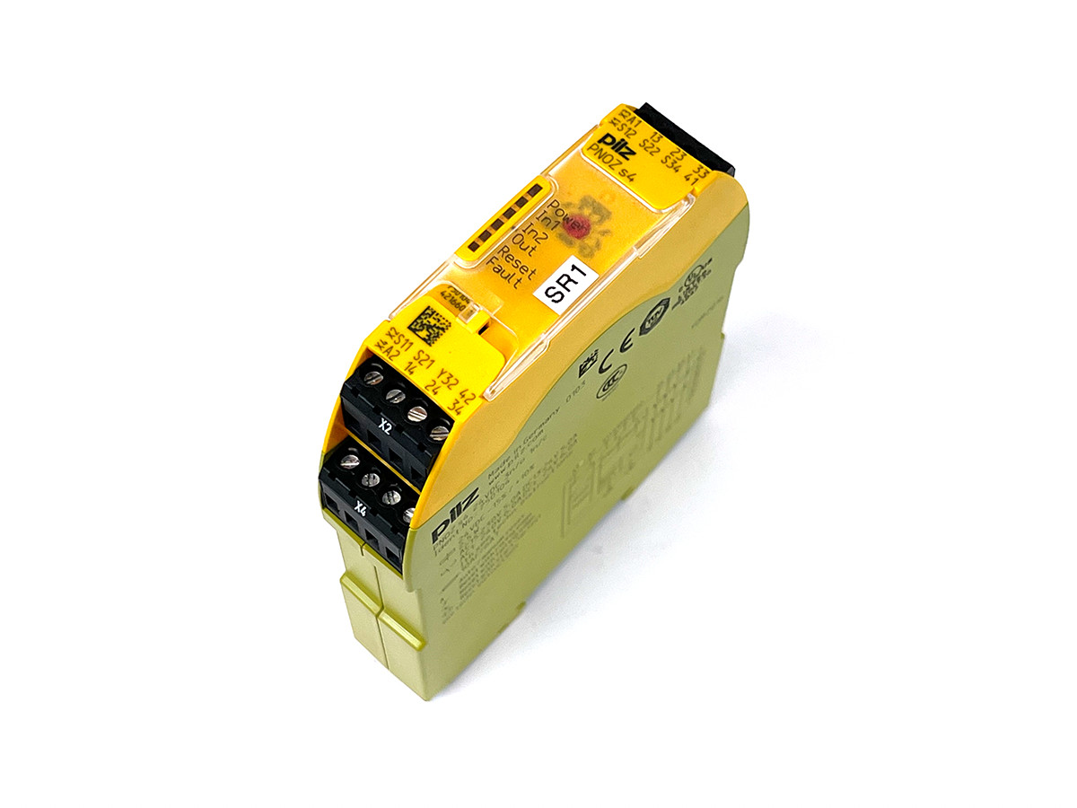 PILZ 750104 PNOZ s4 24VDC 3n/o 1n/c DIN Rail Safety Relay Module