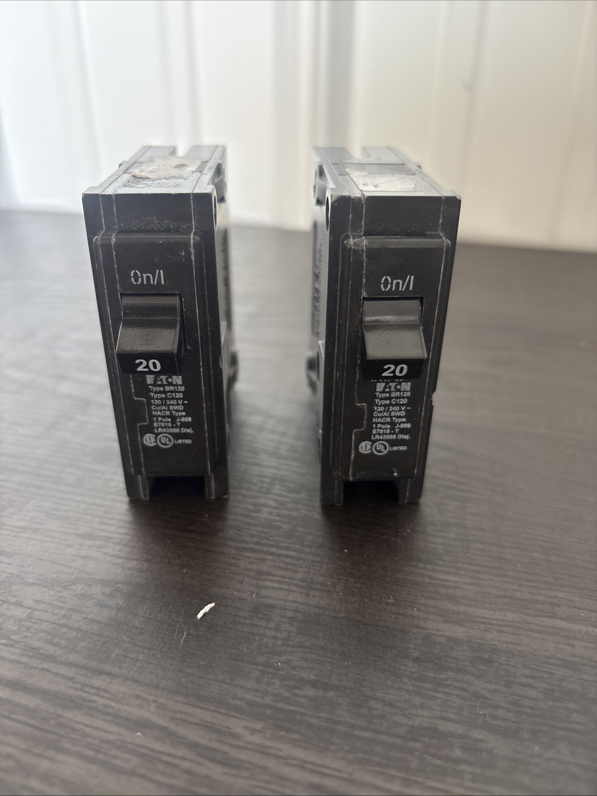 2 Eaton Cutler Hammer BR120 20 Amp 1 Pole 120/240v Circuit Breaker