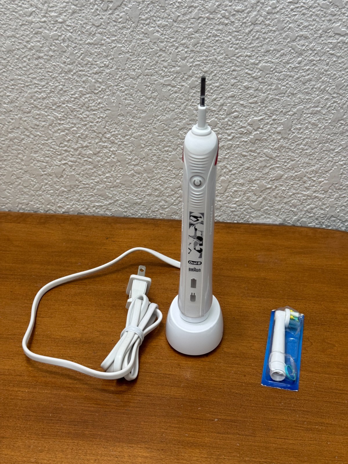 Braun Oral-B 3766 Star War Toothbrush (USED) +Charger+New Brush Head