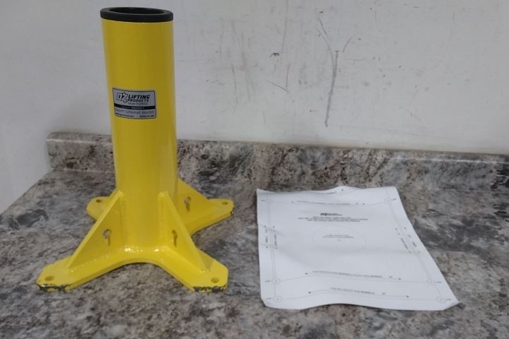 Oz Lifting Products OZPED2 3.05 In Mast Diameter 1000 Lb Cap Steel Mounting Base