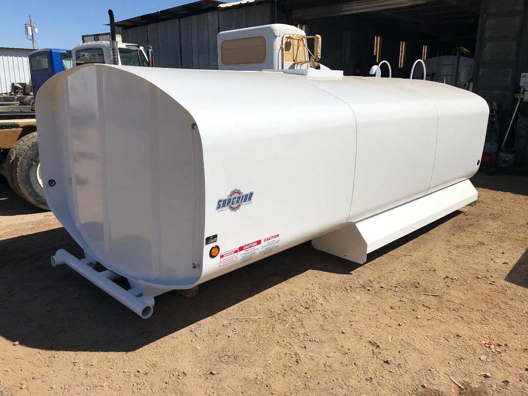 New 4,000 gallon TANK KIT with 6 sprays (2)- front (2) -rear (2)- side, pump