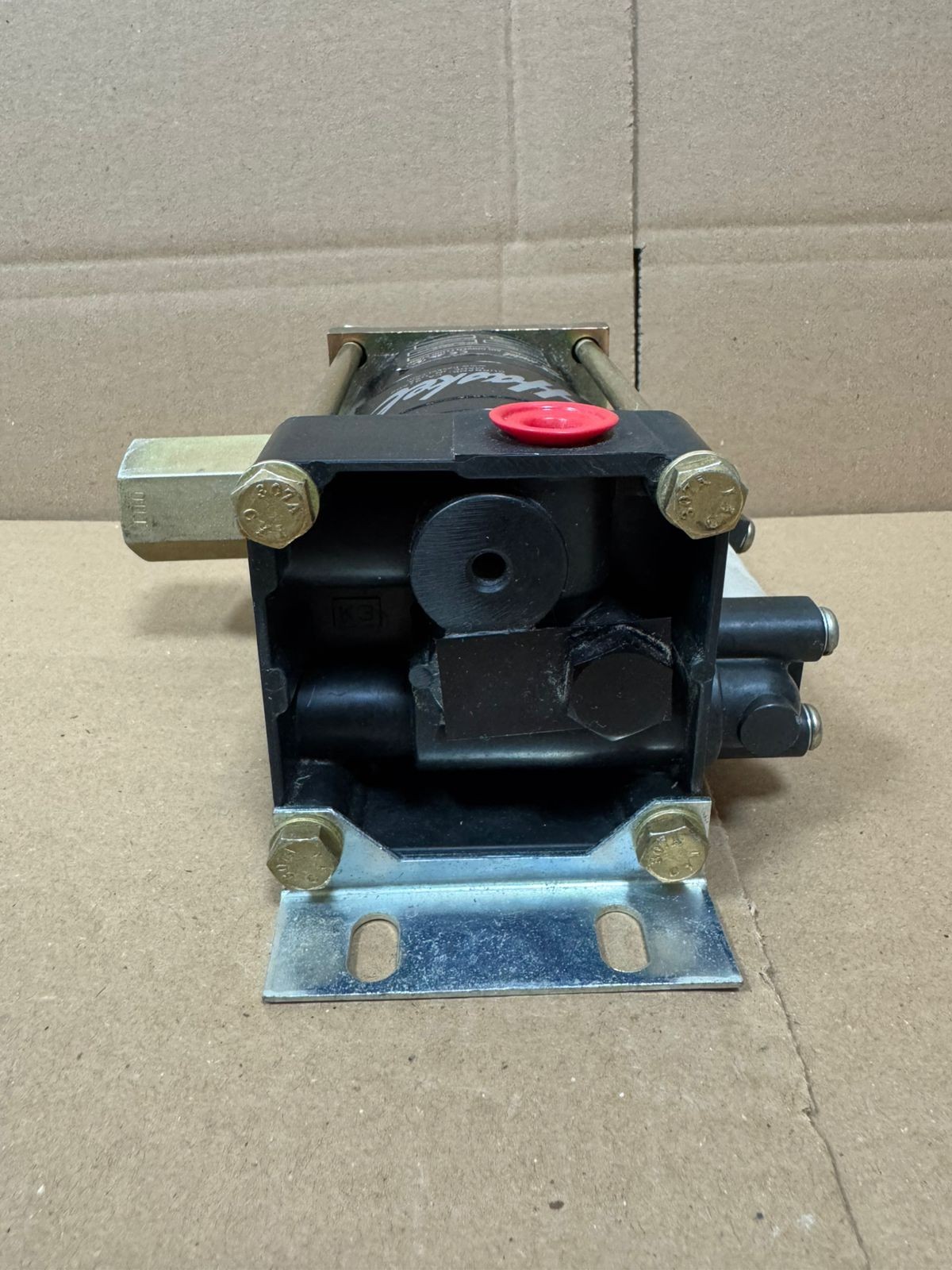 Haskel / Air Driven Fluid Pump / M-7 / Air Press 125 PSI, Outlet Press 900 PSI