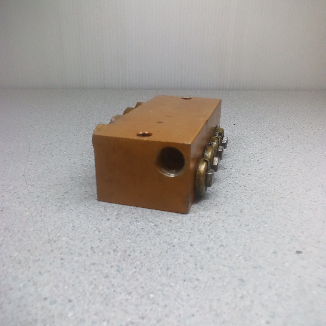 BOTTI TECHNOLUBE 4-Way Lubrication Metering Manifold 50015 US 4V