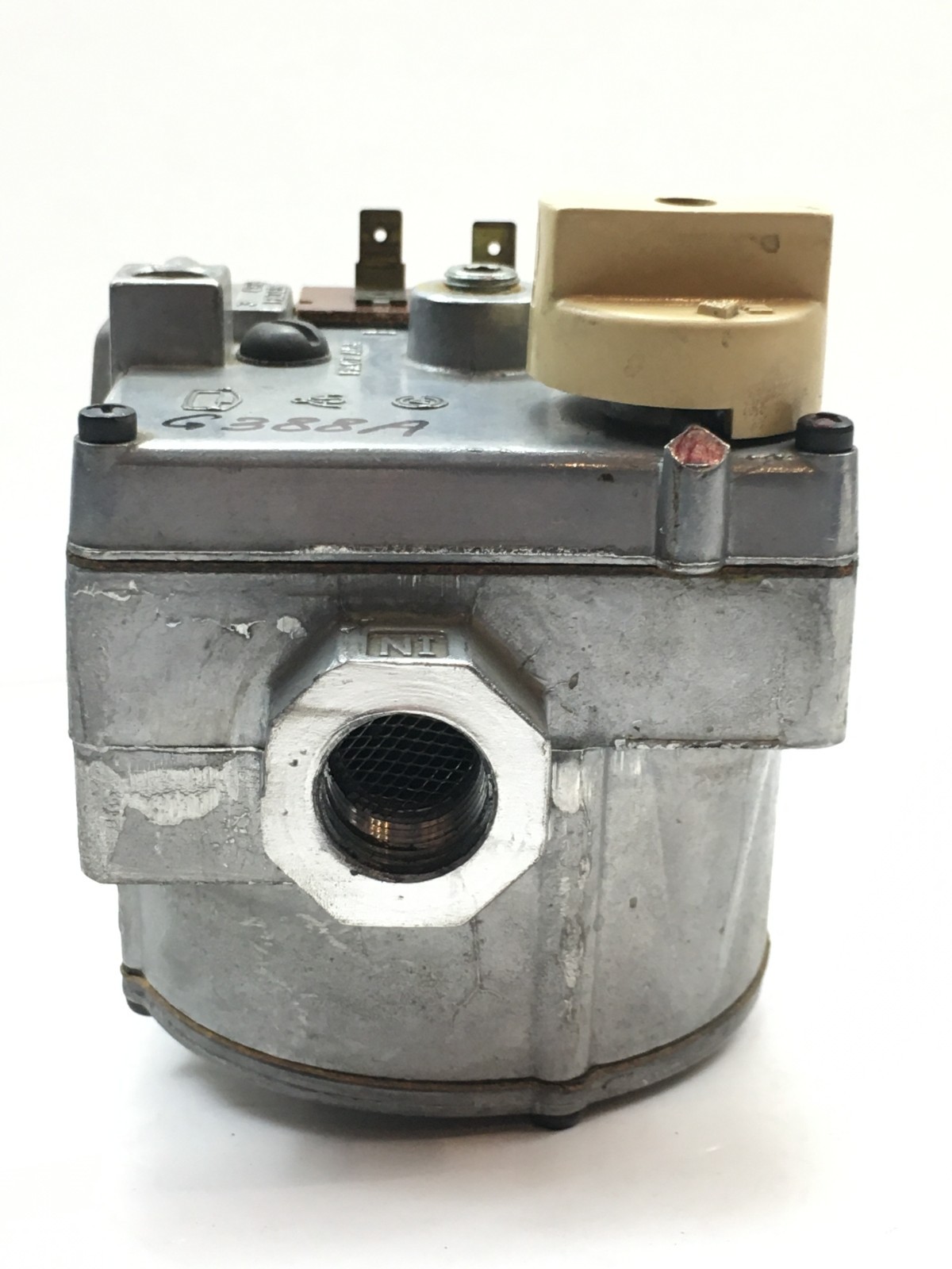 White-Rodgers 646A-X Furnace Gas Valve 301273-705 EF32CK181 used tested #G388A