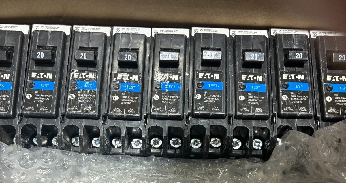10 PCS Eaton BRP120DF 20A 1 Pole Dual Function Circuit Breaker AFCI GFCI