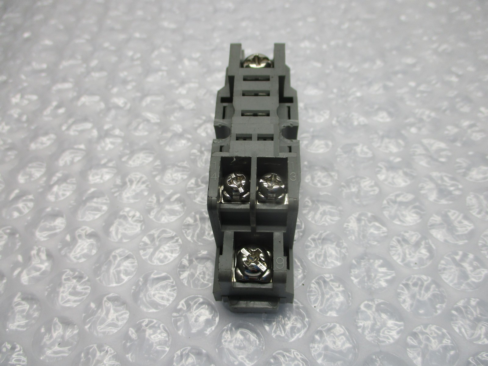 IDEC SH1B-05C RELAY BASE NSNP