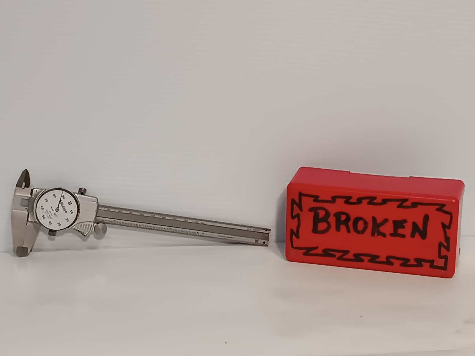 Mitutoyo SHOCKPROOF Calipers 0.001″, 150mm/6 in, Sold for Parts or Repair