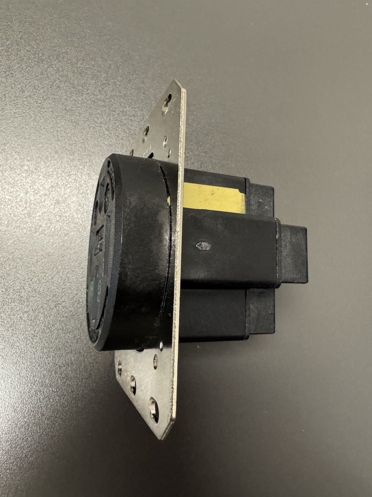New HBL9450A Hubbell Receptacle 50A 125/250V NEMA 14-50R Marked For EV Charging