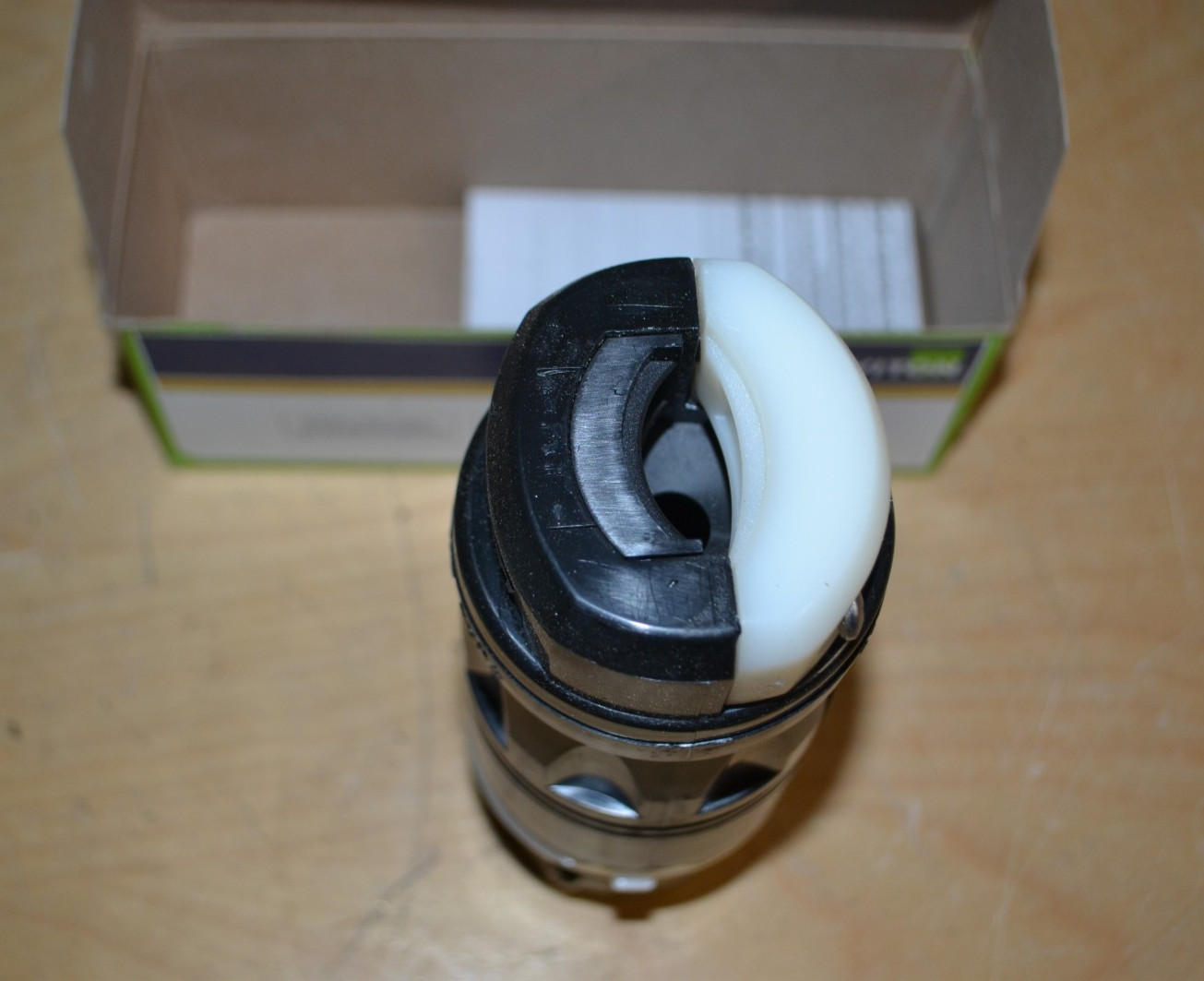 Leviton ~ CS6365C ~ 50A 125/250Volt AC Locking Plug ~ NEW