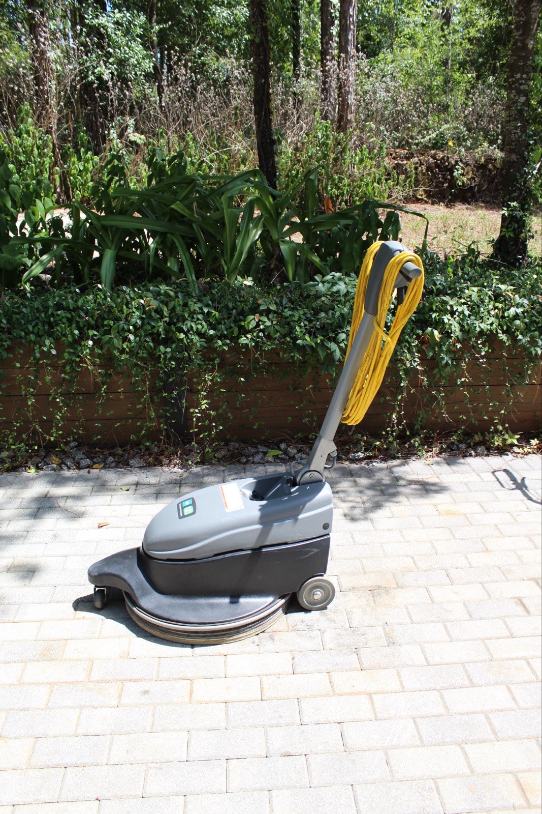 2022 Tennant BR-2000-DC Walk-Behind Electric Floor Buffer 20” (FREE SHIPPING)
