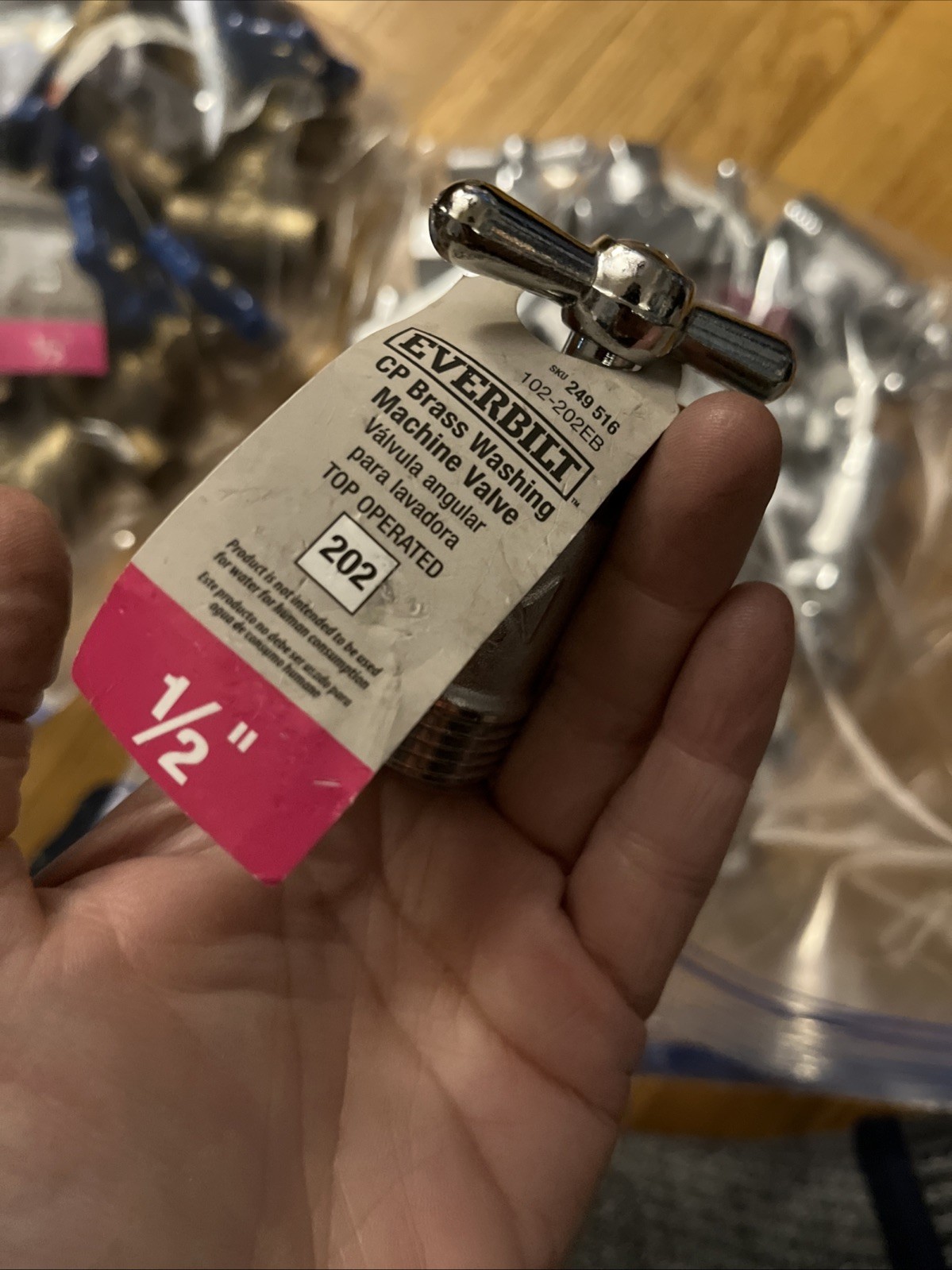 Mixed Lot of 85 Plumbing Valves – New – Please See Pictures