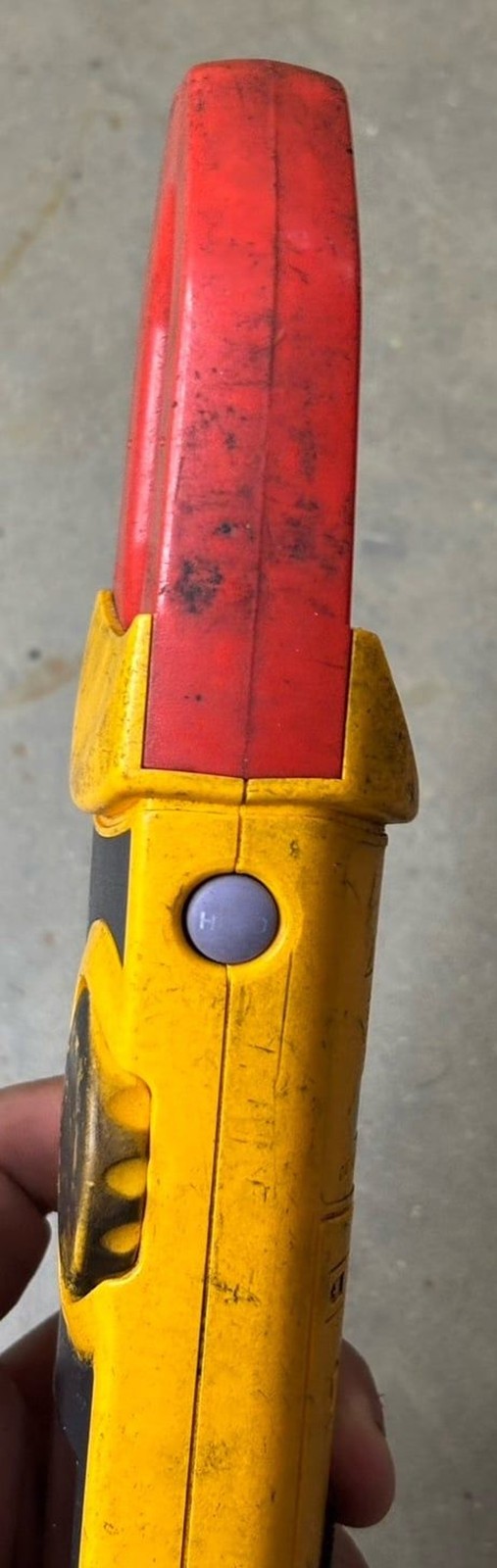 Fluke 323 True RMS Clamp Meter CAT III 4000 Count 600V 400A