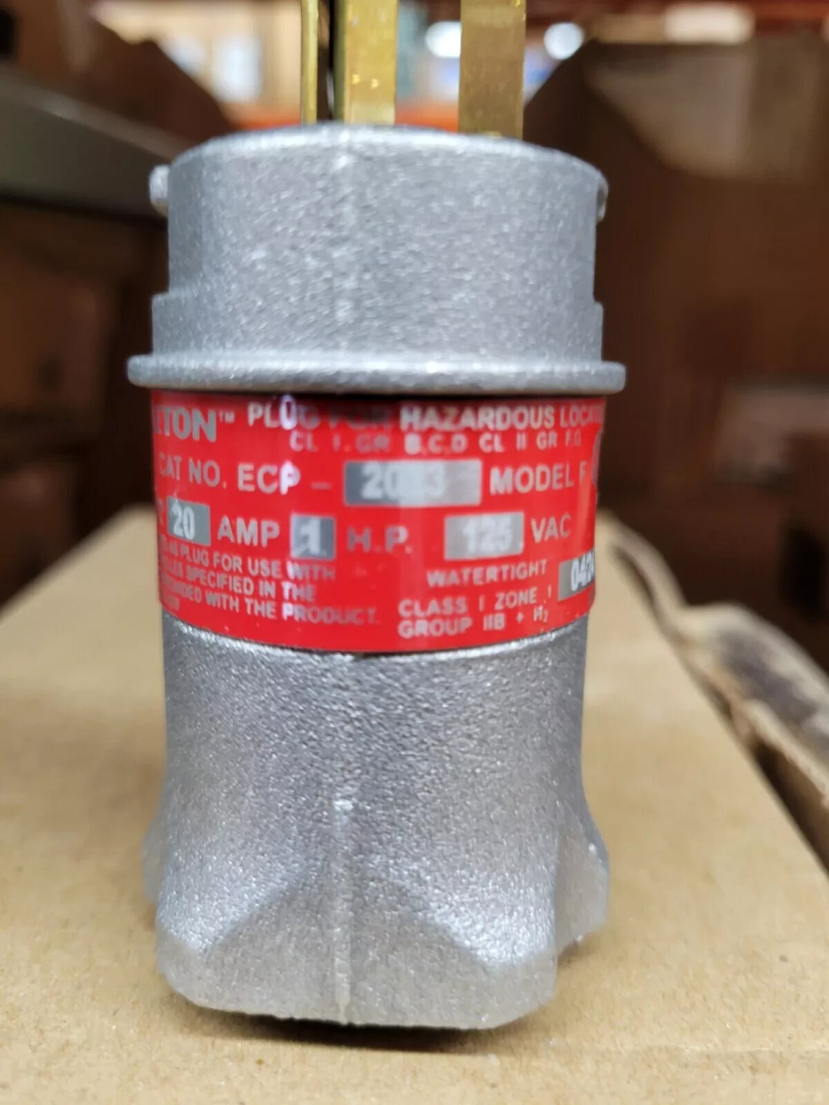 APPLETON ECP2023 125VAC 20A PLUG BRAND NEW IN ORIGINAL BOX