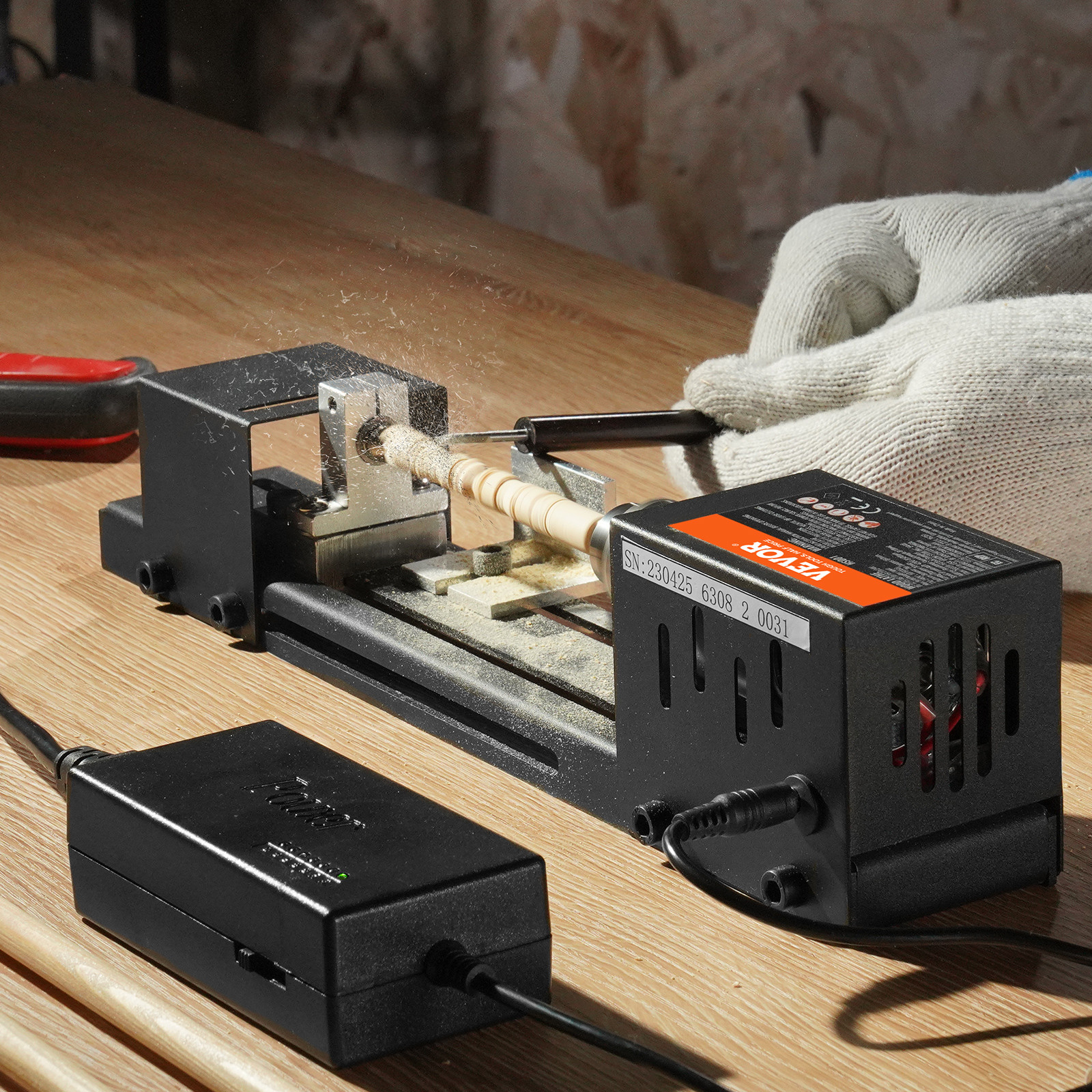 VEVOR Mini Lathe Machine 24V 96W Mini Wood Lathe Tools 2.76 in x 6.3 in 7 Speeds