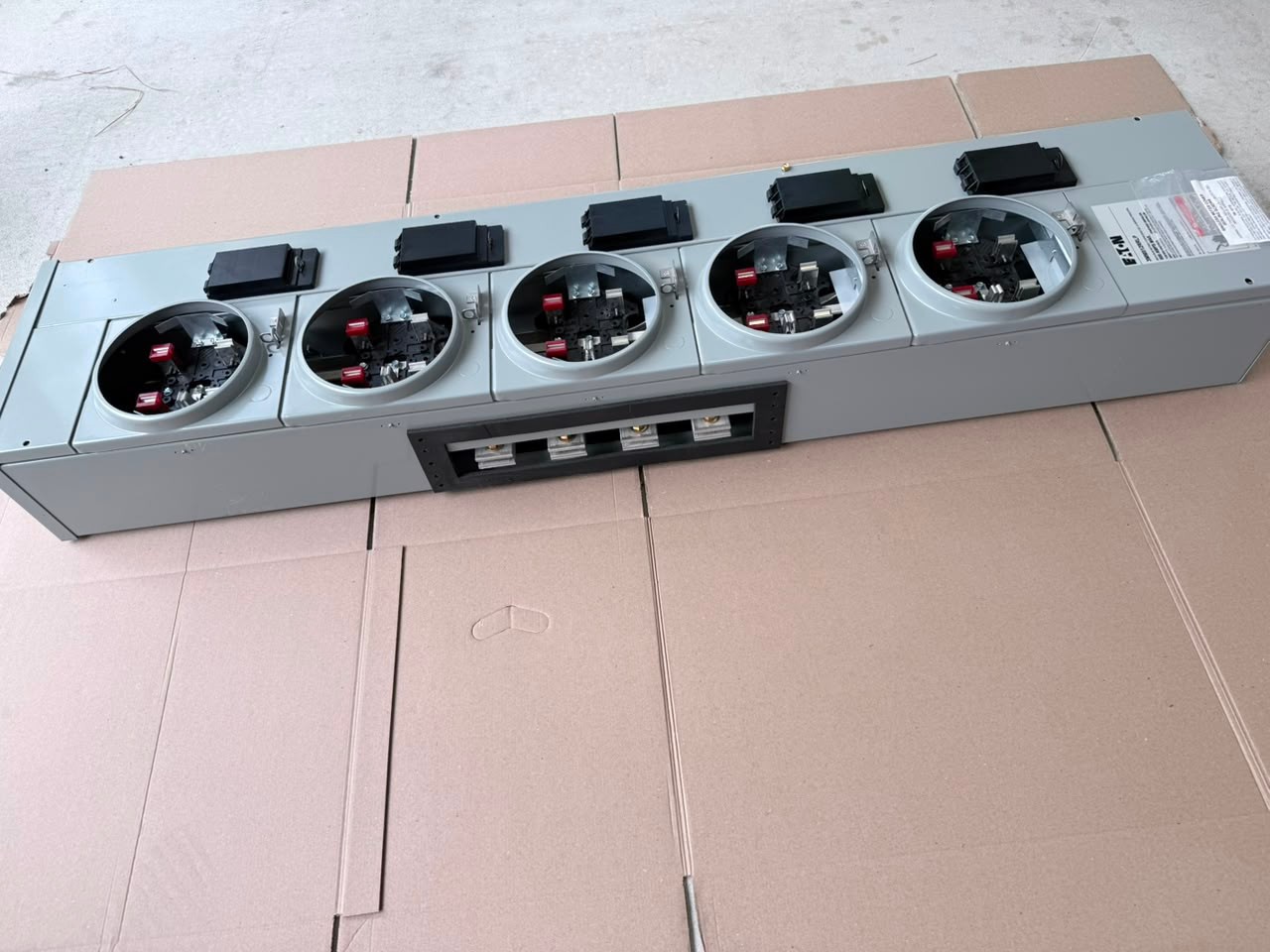New Eaton 3MM512RRLP Meter Stack 5-Gang 125A Socket 800A , US#