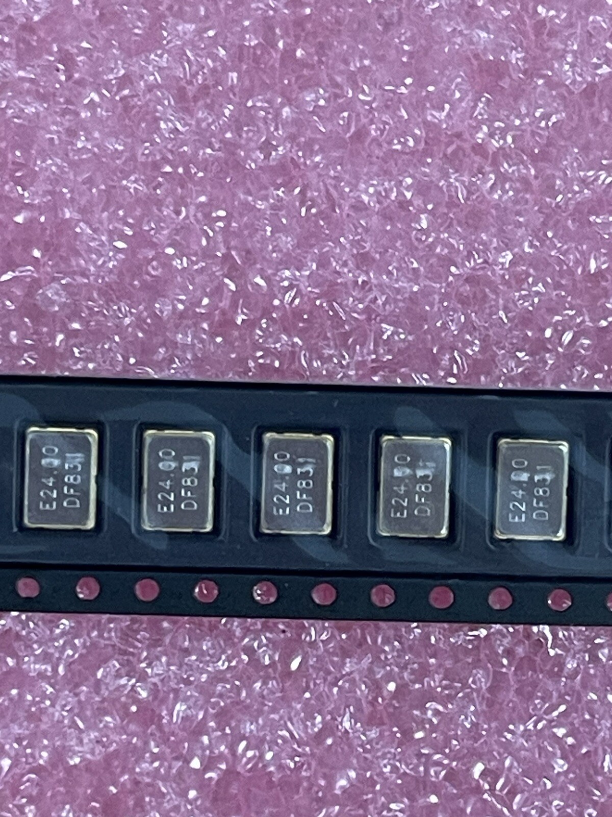 ECCM1B-20-24.000M 24Mhz QUARTZ CRYSTAL RESONATOR SMD ECLIPTEK (LOT OF 5)