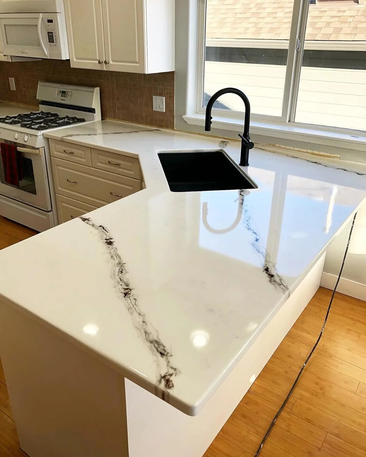 Stone Coat Countertops Epoxy Undercoat 1 Quart (32 Fl Oz White) High-Bond Epoxy