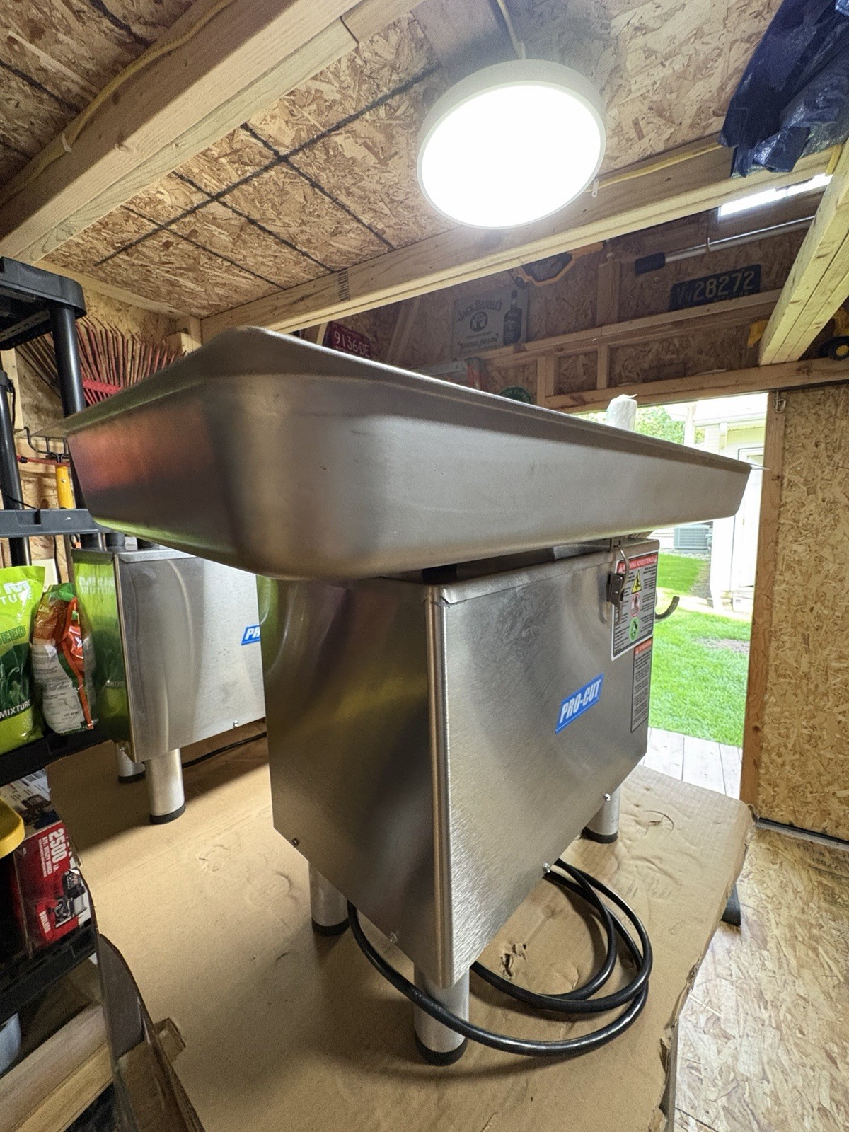 PRO-CUT KG-22W High Capacity Electric #22 Hub S/S Meat Grinder 115V/220v Dual