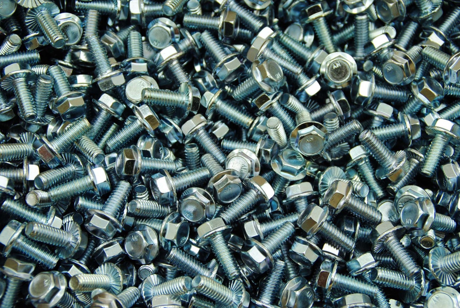 (200) Serrated Flange 5/16-18 x 3/4 Grade 5 IHW Hex Bolt Cap Screw Zinc