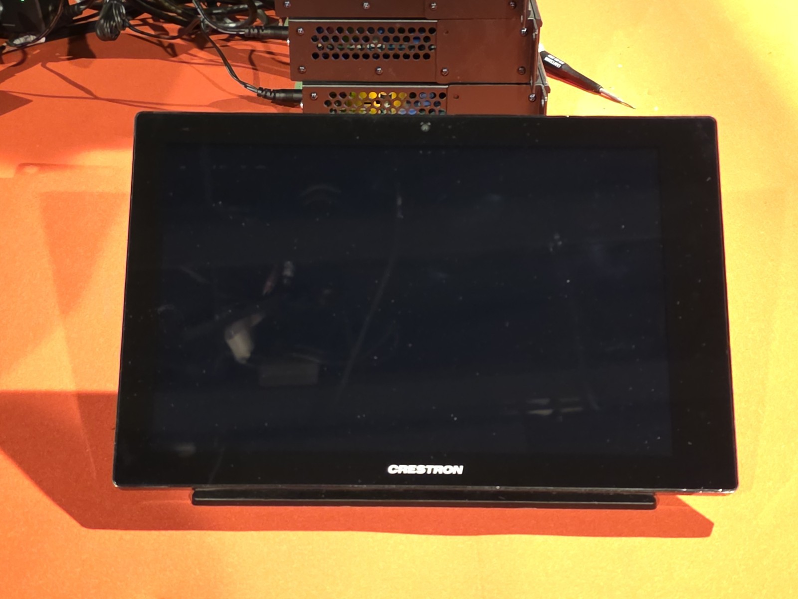 Crestron TSW-1060-B-S 10.1″ Touch Screen – Black With Table Mount