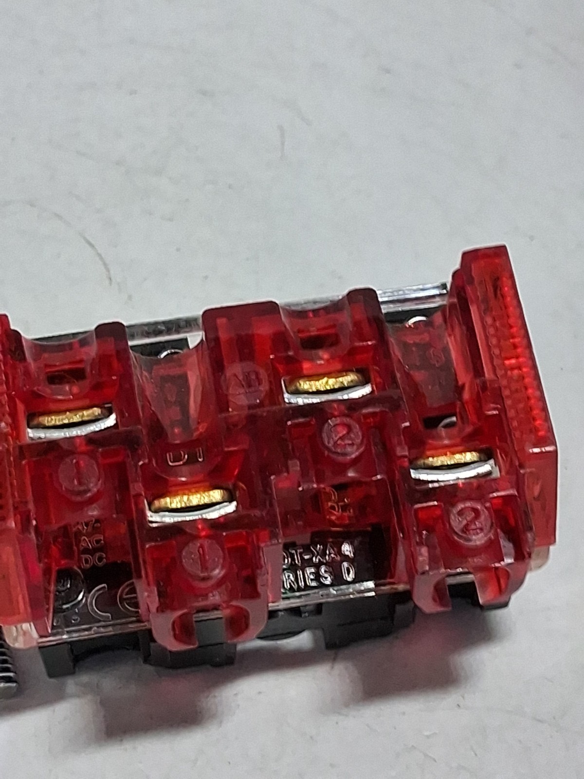 ALLEN BRADLEY 800TC-XA4 SHALLOW CONTACT BLOCK 2NC FINGER SAFE SERIES D NNB