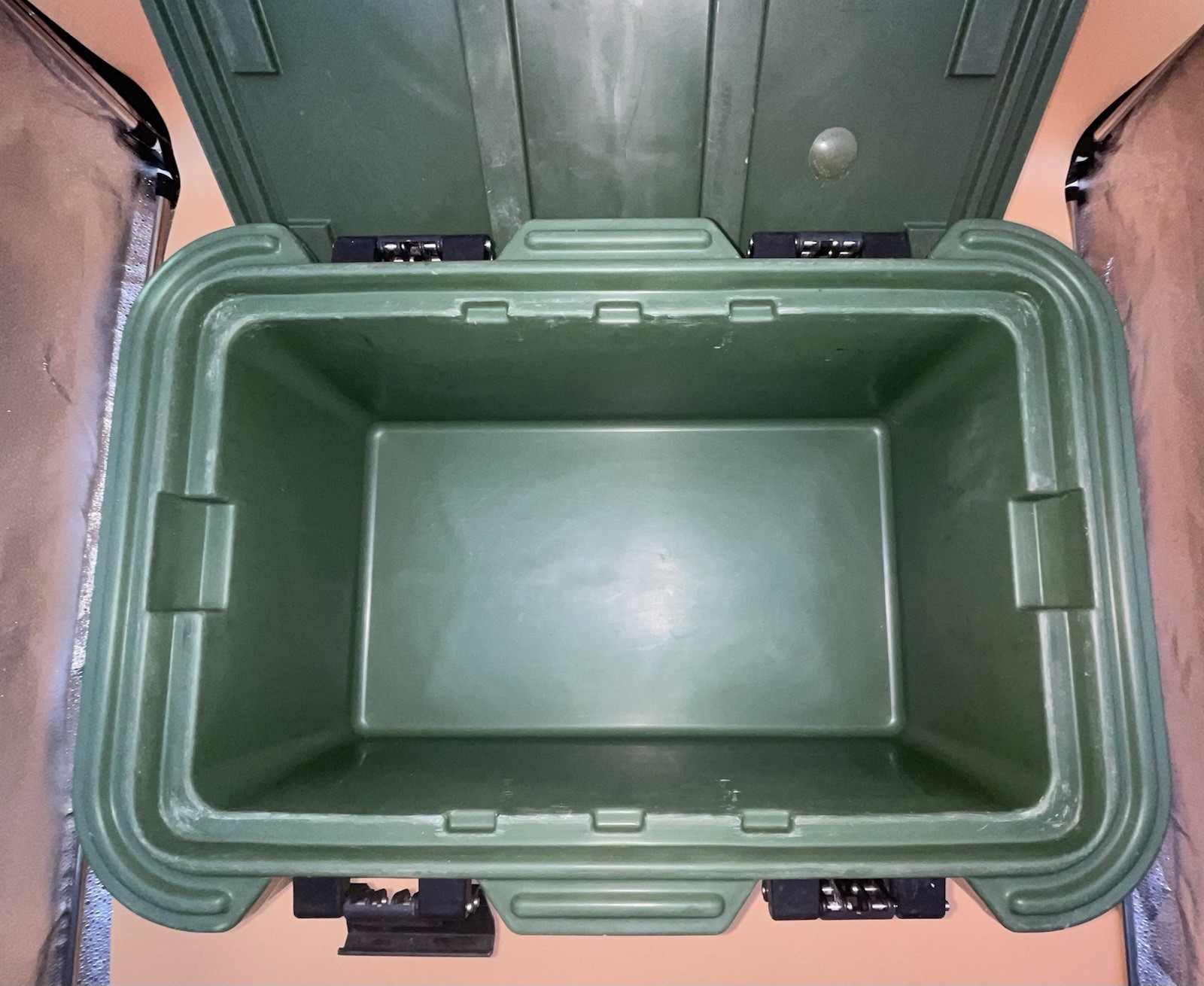 Cambro UPCS180 Hot Box Insulated Food Carrier Container Green