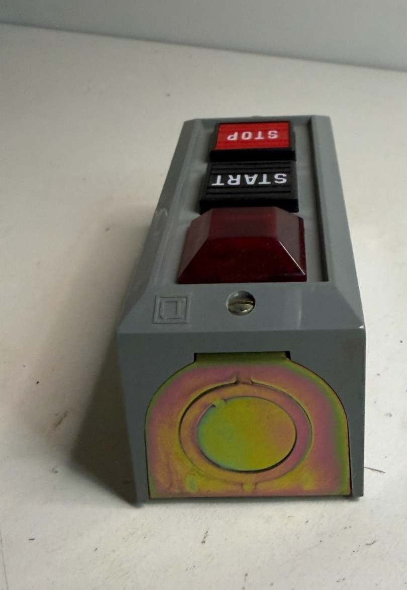 SQUARE D 9001 BG-308 600V AC-DC CONTROL STATION. NOS