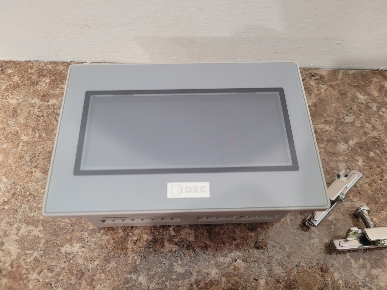 IDEC FT1A-M12RA-W HMI+PLC 3.7″ Monochrome 8/4 I/O 10A Relay Light Gray SmartAXIS