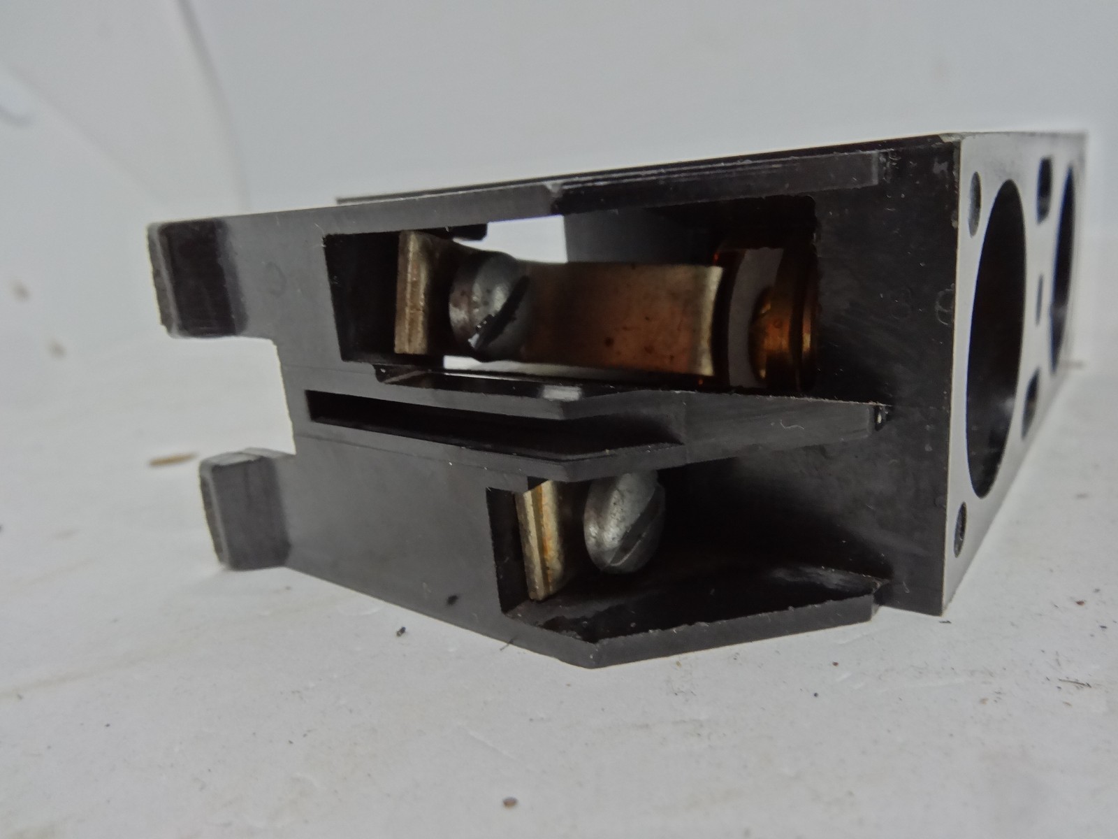 Walker 1763 120V/240V Rated 15, 20, 25, and 30 Amp Screw-In Fuse Holder Block